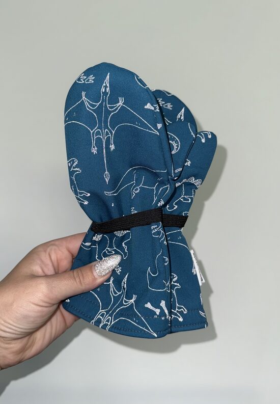 Tirkīzs ar gaismu atstarojošu zīmējumu Dinozauri